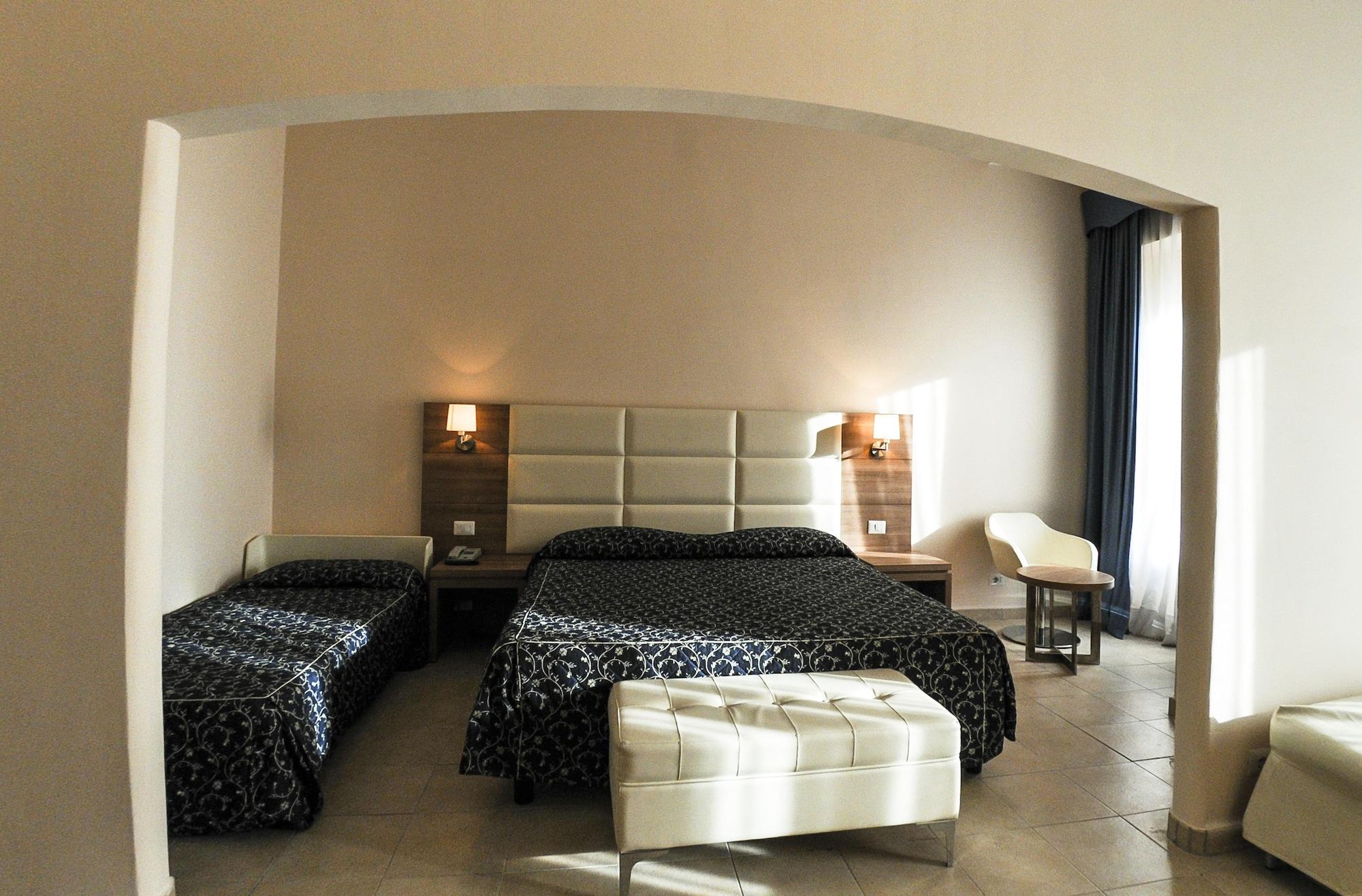 Hotel Mediterraneo Civitavecchia Bagian luar foto