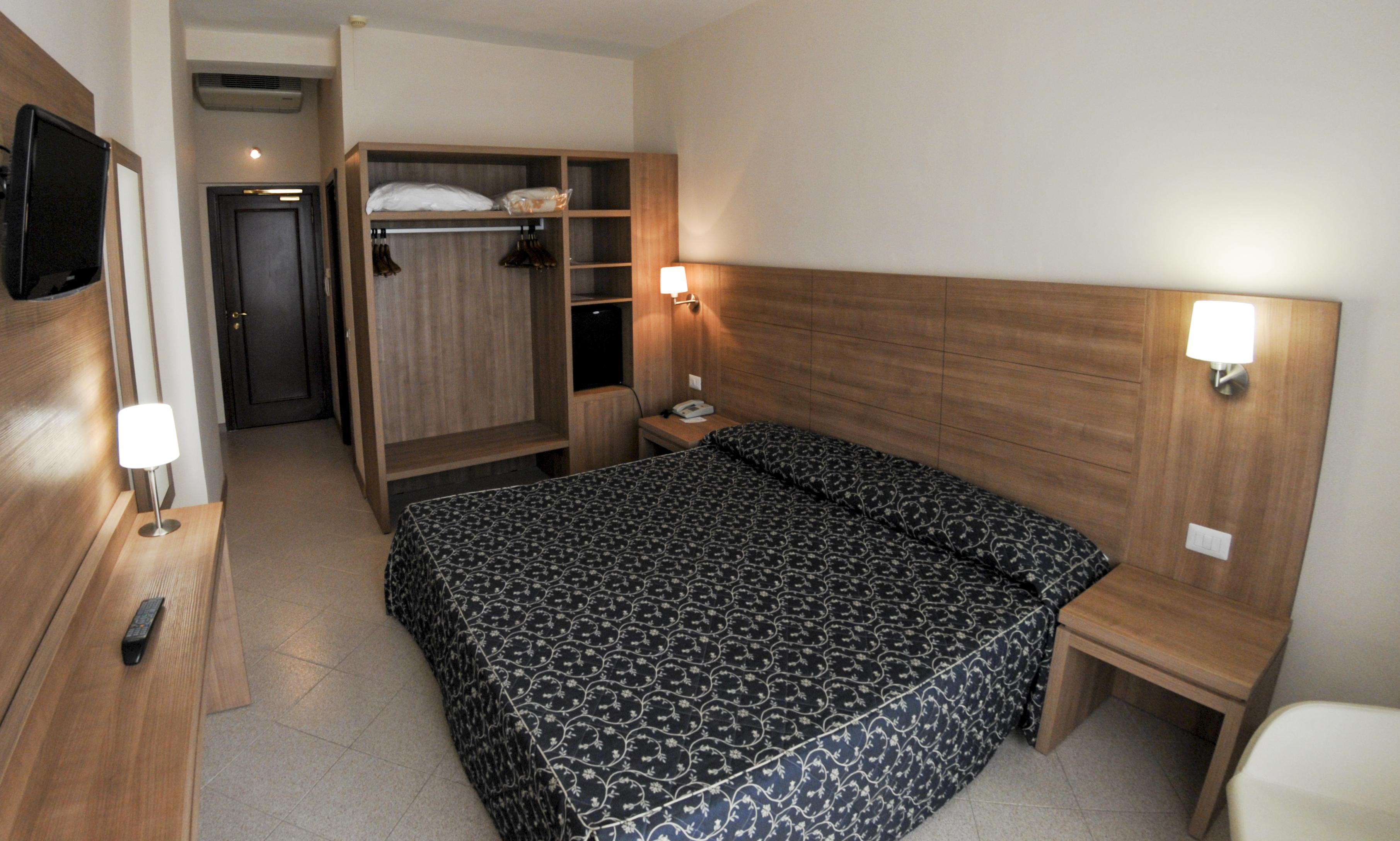 Hotel Mediterraneo Civitavecchia Bagian luar foto