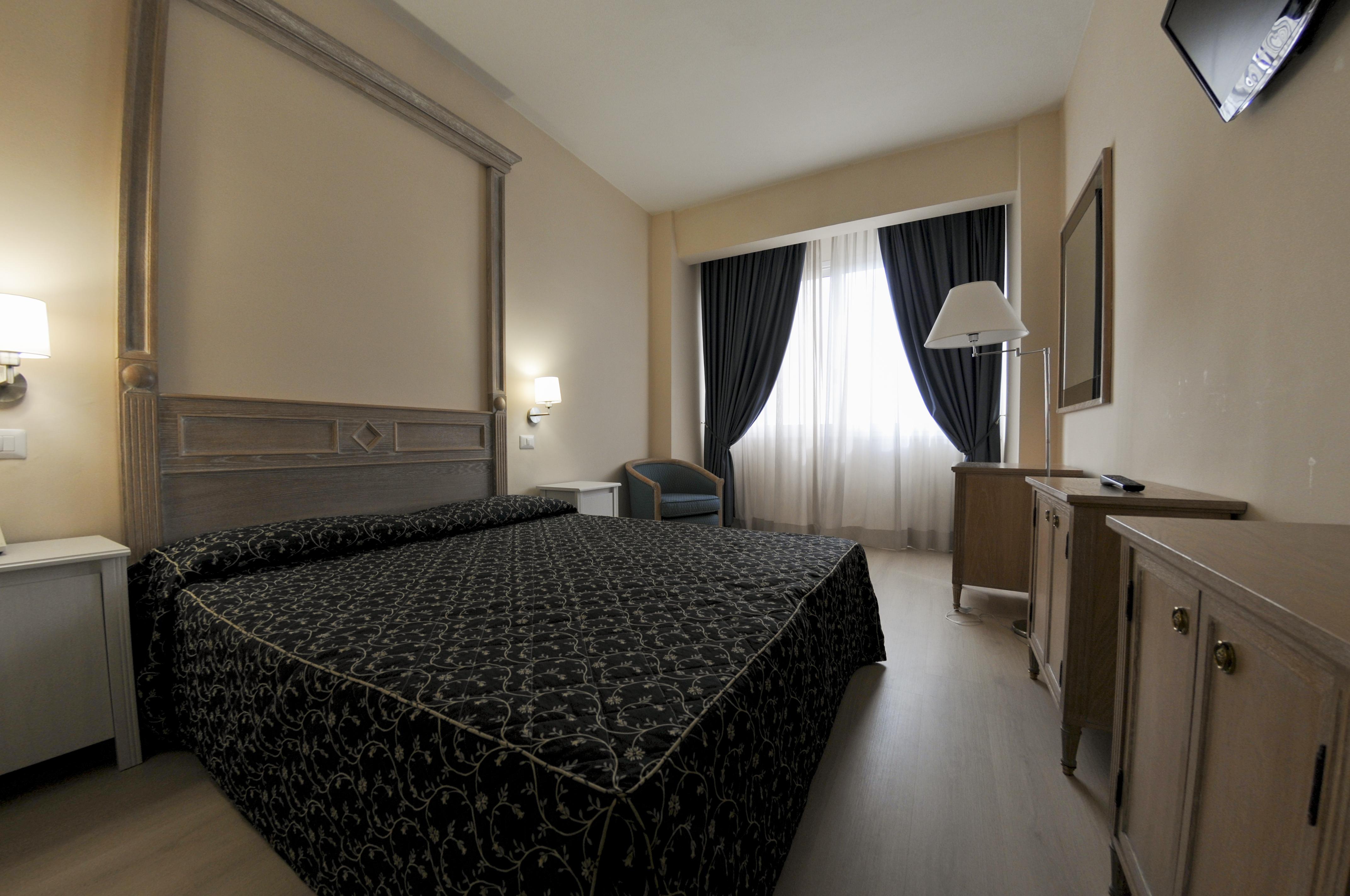 Hotel Mediterraneo Civitavecchia Bagian luar foto