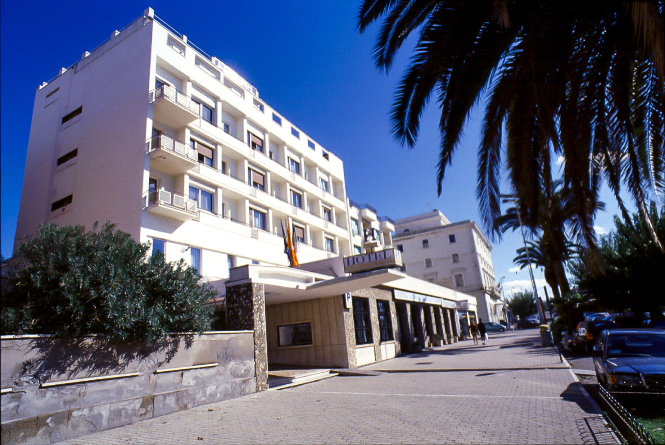 Hotel Mediterraneo Civitavecchia Bagian luar foto