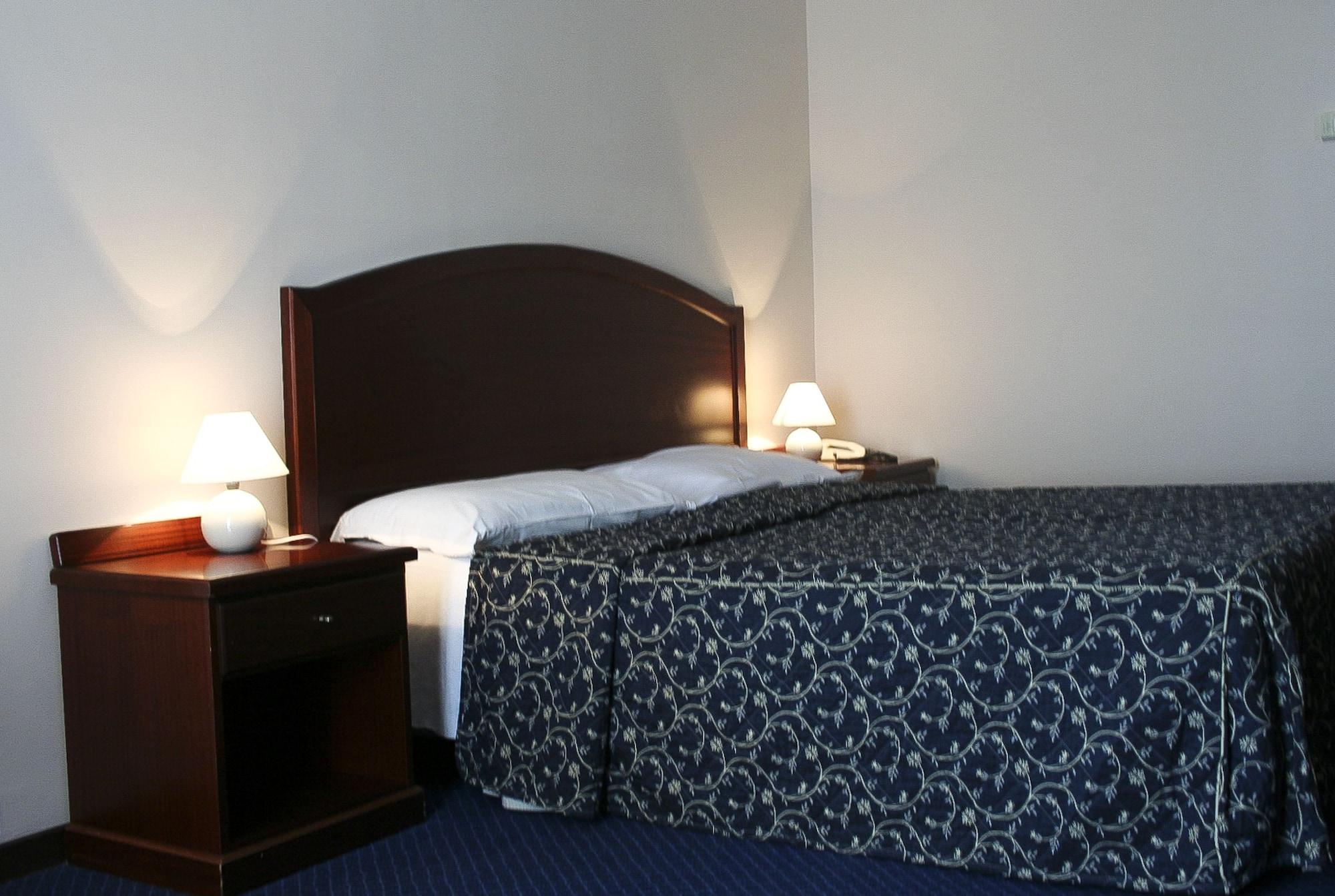 Hotel Mediterraneo Civitavecchia Bagian luar foto