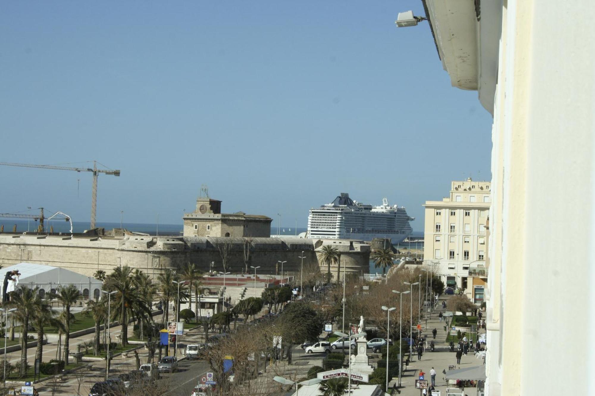 Hotel Mediterraneo Civitavecchia Bagian luar foto